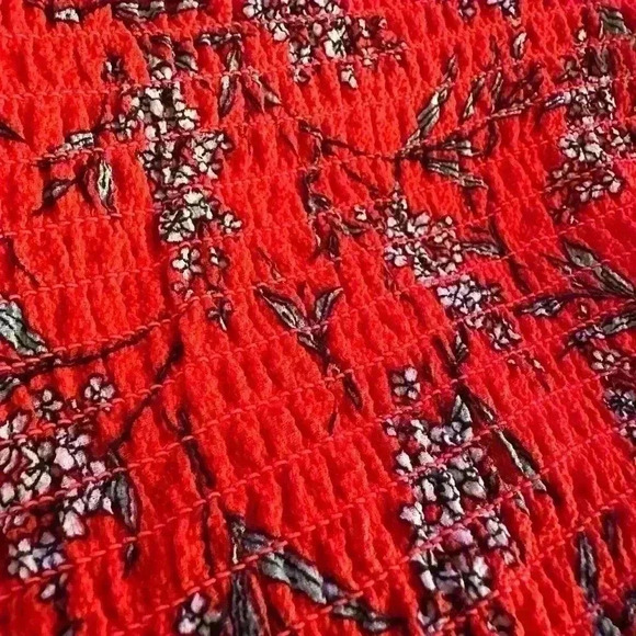 lily White Floral Red Women's top (443) - Picture 10 of 11